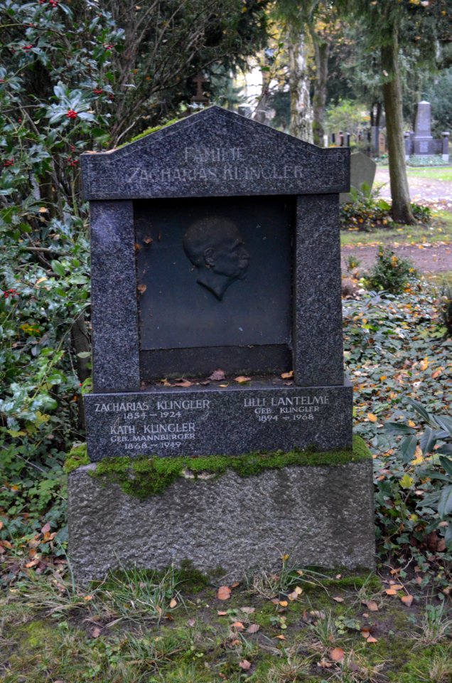 Frankfurt, Südfriedhof, B 1025, Grab Klingler