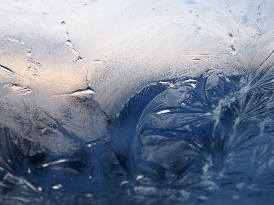 Cold crystals glass