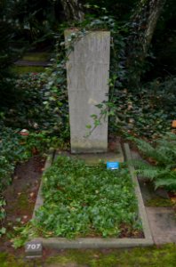Frankfurt, Südfriedhof, B 707, Grab Sorgatz-Modlich (1)