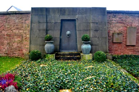 Frankfurt, Südfriedhof, A adM 23-25, Grab Cunze