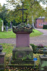 Frankfurt, Südfriedhof, A 93-97, Grab Gerold