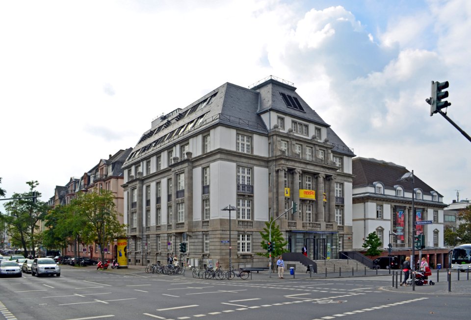 Frankfurt, Schweizer Straße 2, Schaumainkai 41