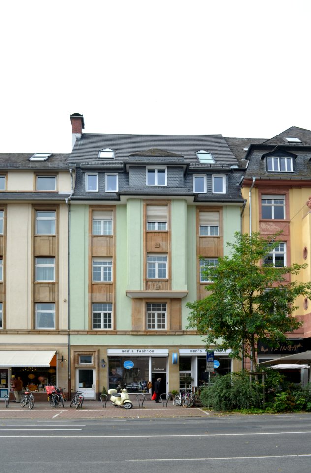 Frankfurt, Schweizer Straße 16