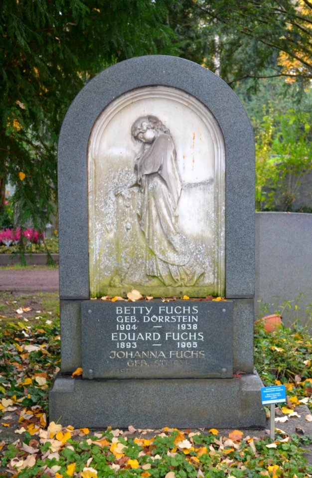 Frankfurt, Südfriedhof, D 182, Grab Dörrstein-Fuchs