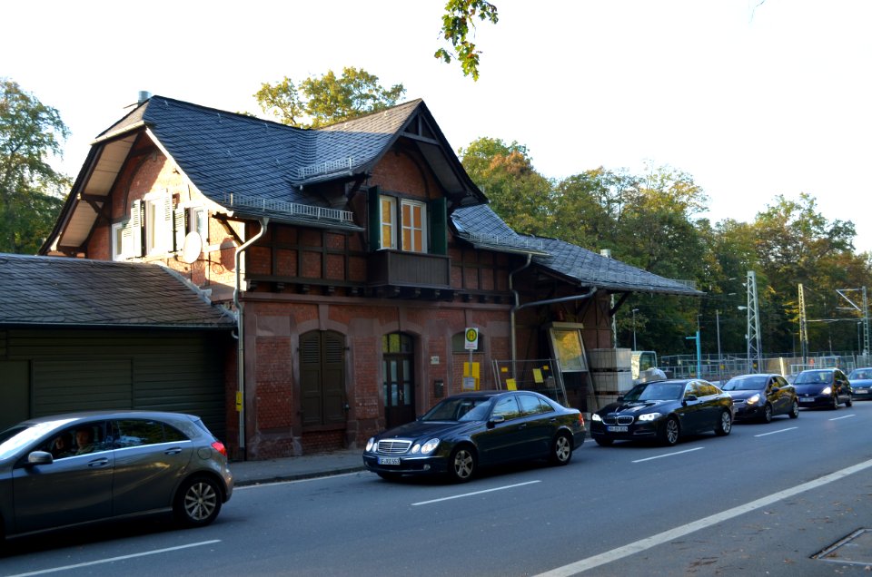 Frankfurt, Straßenbahnstationshaus Darmstädter Landstraße 730 (1)