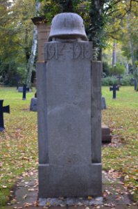 Frankfurt, Südfriedhof, Stele Erster Weltkrieg, Kriegerkameradschaft (1)