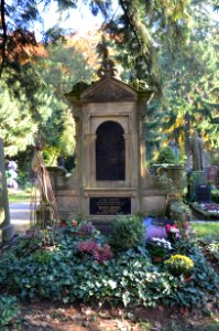 Frankfurt, Hauptfriedhof, Grab F 155 Bittel