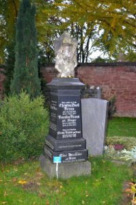 Frankfurt, Südfriedhof, B 678-679, Grab Kraus