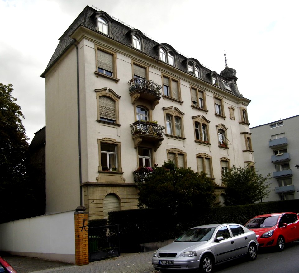 Frankfurt, Robert-Mayer-Straße 28