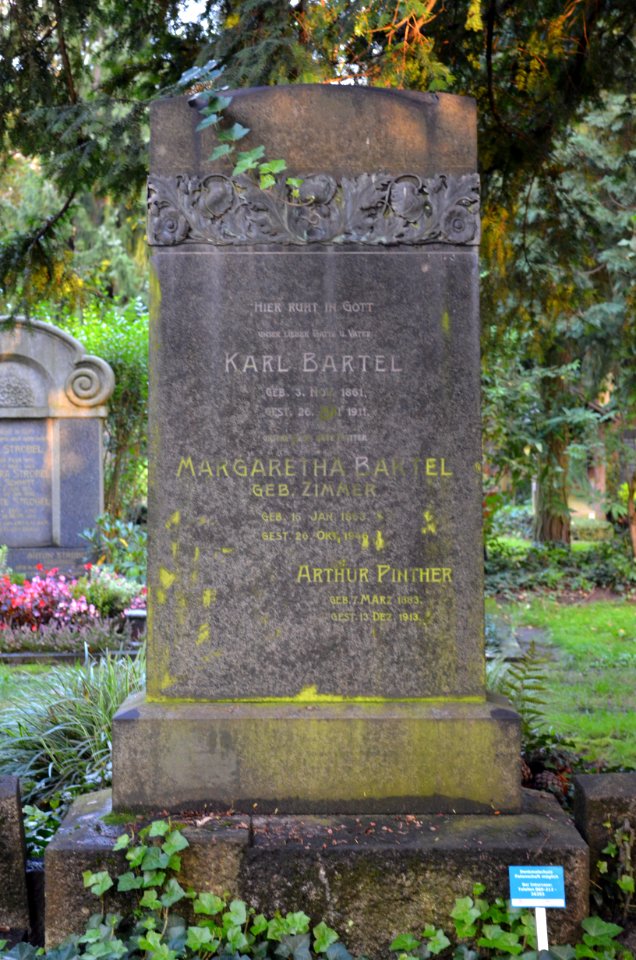 Frankfurt, Südfriedhof, A 656, Grab Barthel (1)