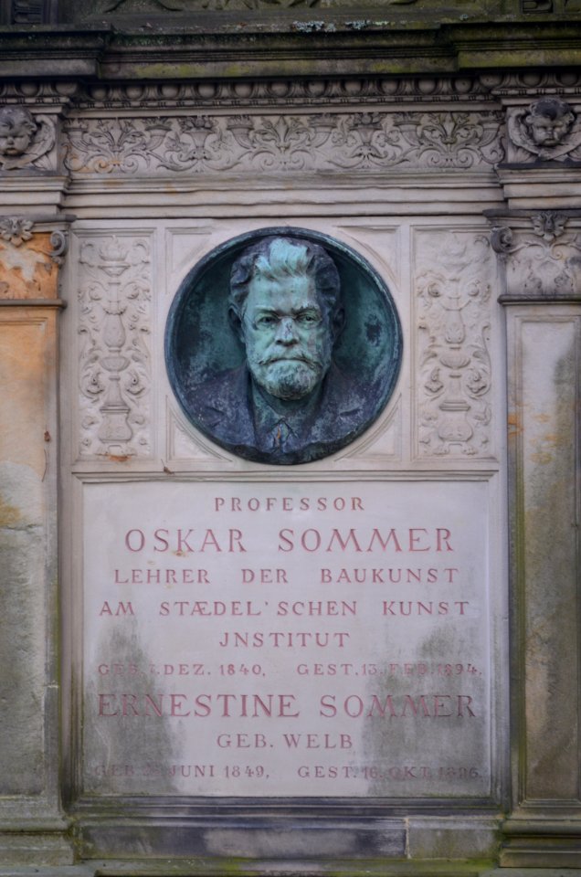 Frankfurt, Südfriedhof, A 310-311, Grab Sommer, Detail