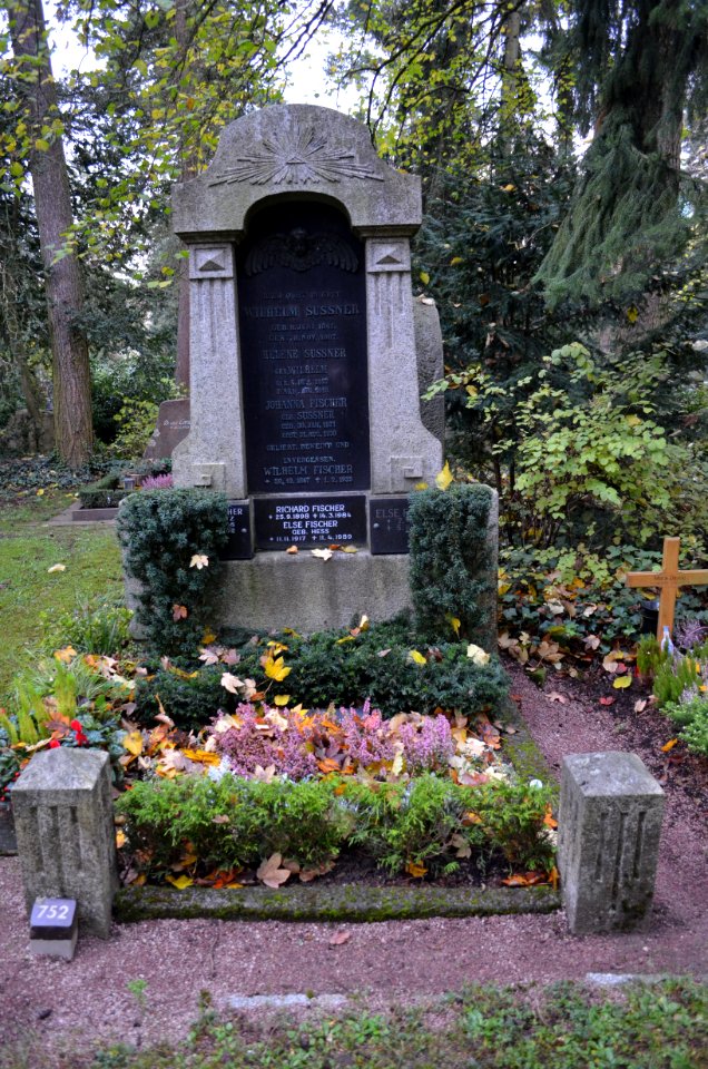 Frankfurt, Südfriedhof, B 752, Grab Sussner