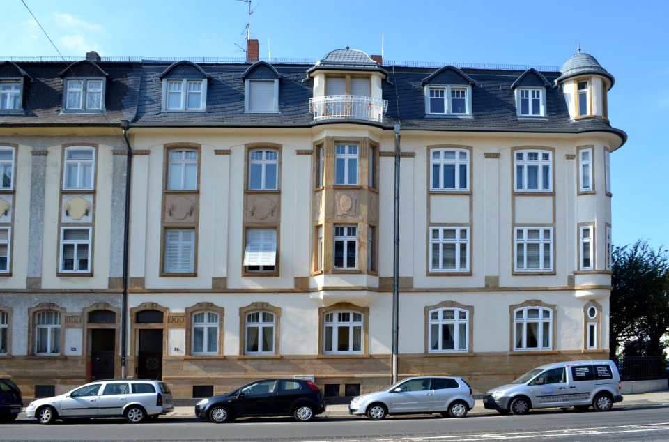 Frankfurt, Am Dornbusch 18
