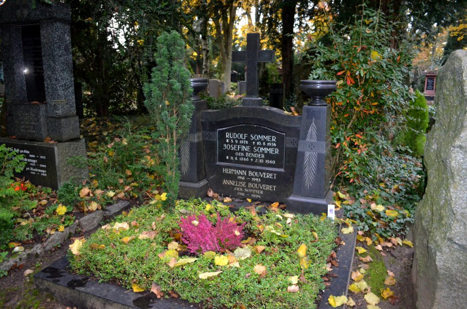 Frankfurt, Südfriedhof, B 761, Grab Sommer