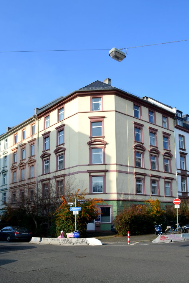 Frankfurt, Spohrstraße 1