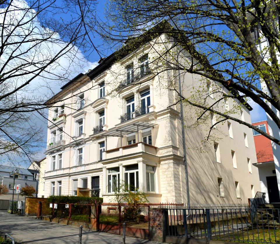 Frankfurt, Alfred-Brehm-Platz 11-13 (1)