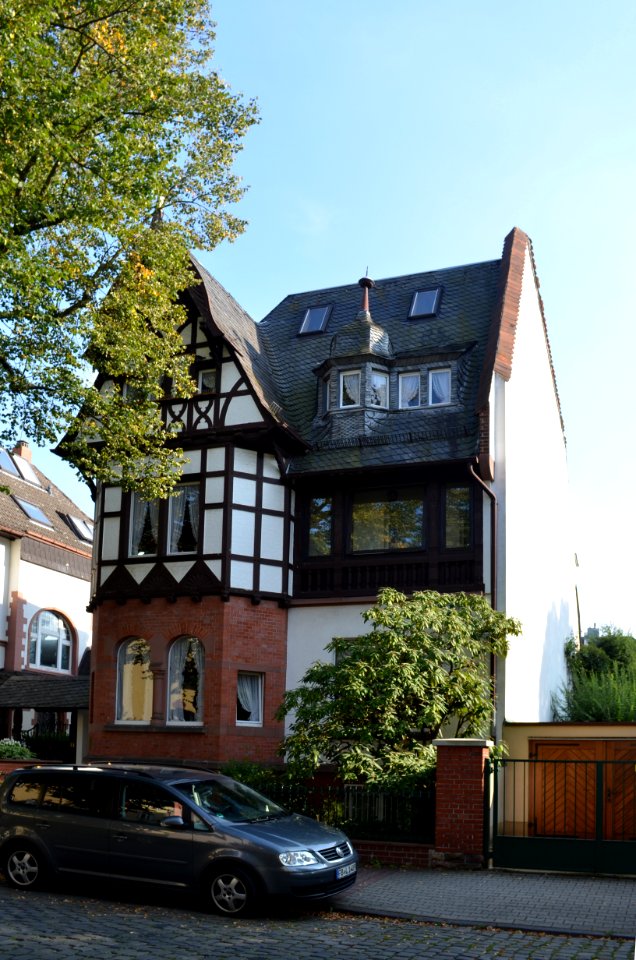 Frankfurt, Roseggerstraße 11