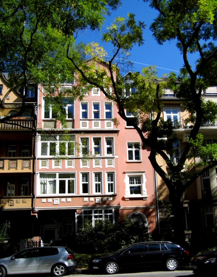 Frankfurt, Sophienstraße 18
