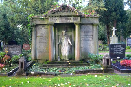 Frankfurt, Südfriedhof, A 246-248, Grab Röhling-Mayer