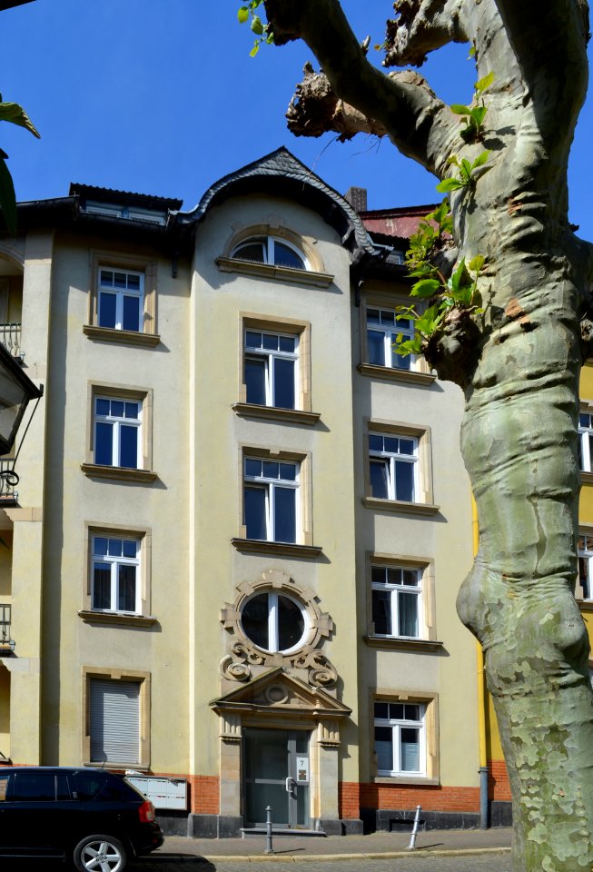 Frankfurt, Dorfelder Straße 7 (1)