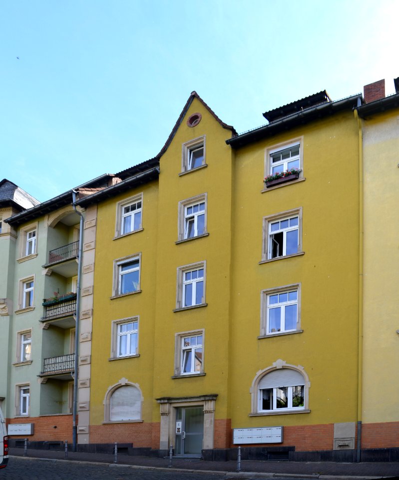 Frankfurt, Dorfelder Straße 6