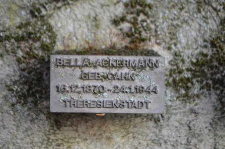 Frankfurt, Jewish cemetery Battonnstraße, memorial stone in sign frieze, Bella Ackermann