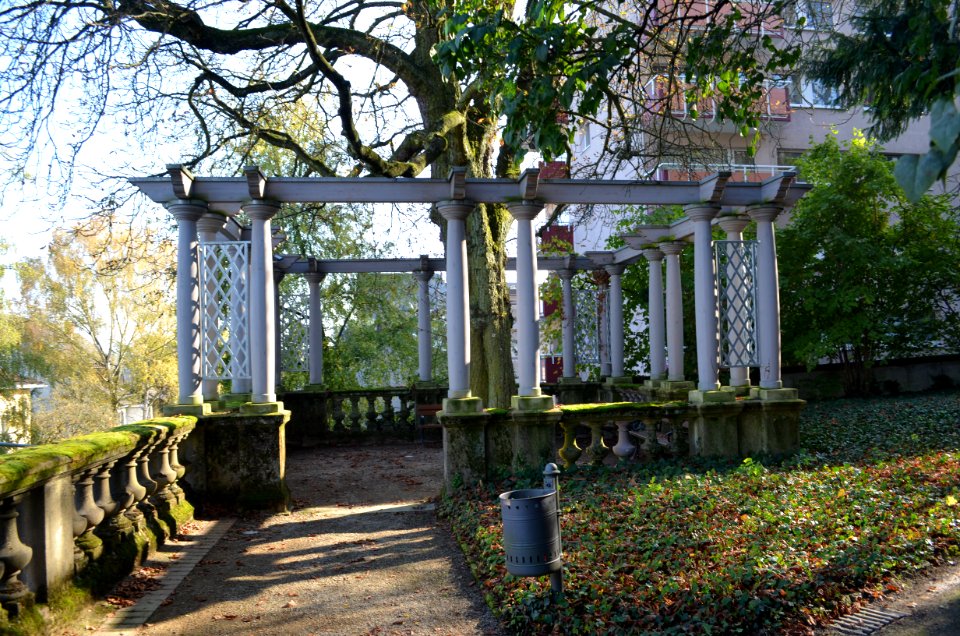 Frankfurt, Auf dem Mühlberg 30, Park (1)
