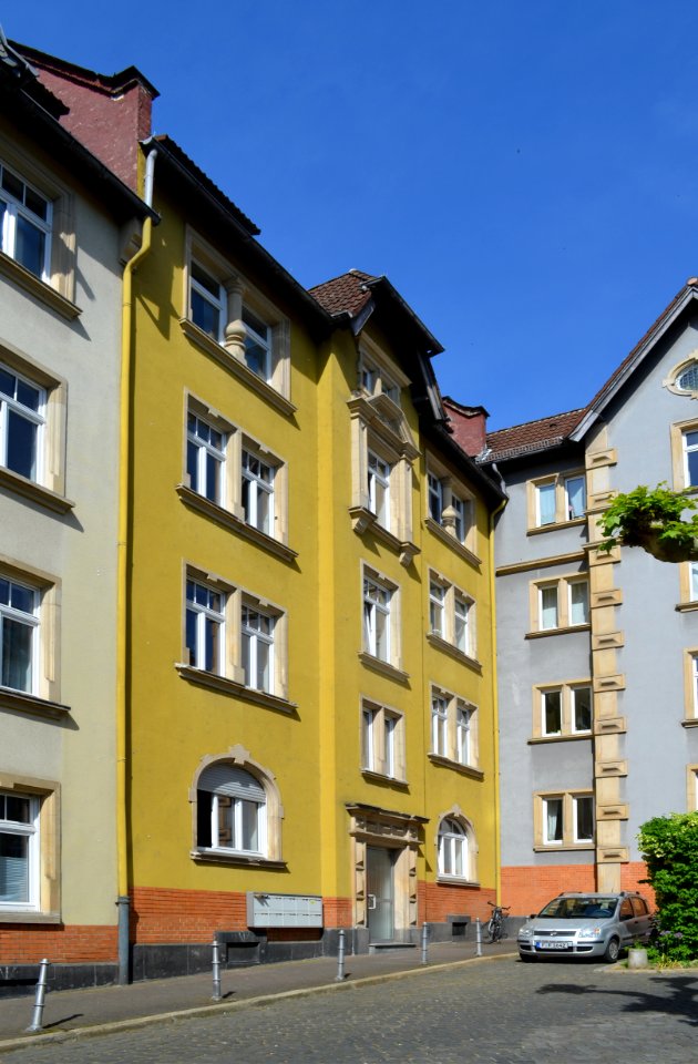 Frankfurt, Dorfelder Straße 9 (1)