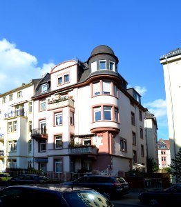 Frankfurt, Dahlmannstraße 5