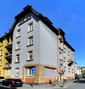 Frankfurt, Dorfelder Straße 1
