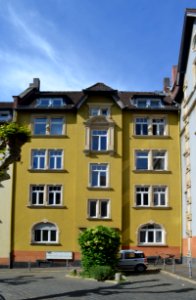 Frankfurt, Dorfelder Straße 9