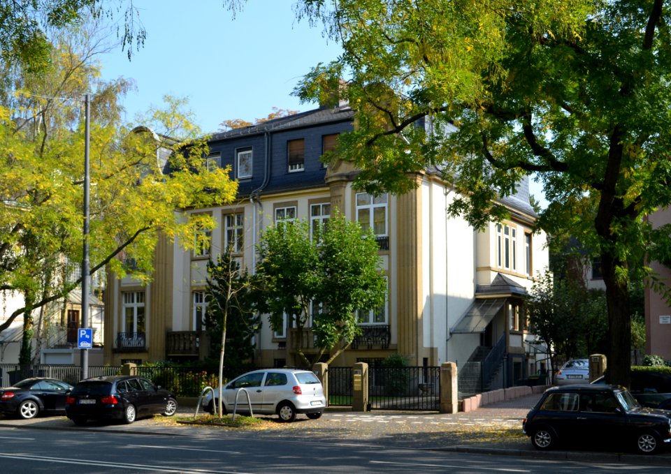 Frankfurt, Kennedyallee 35-37