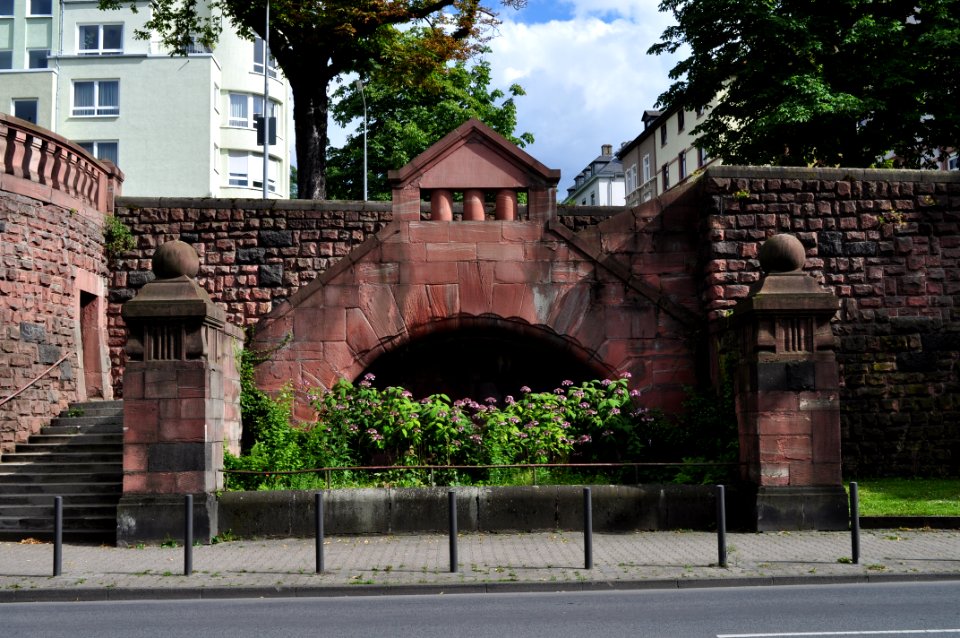 Frankfurt, Mühlbergbrunnen I