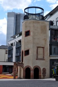 Frankfurt, Oktagonalturm, Buchgasse 3
