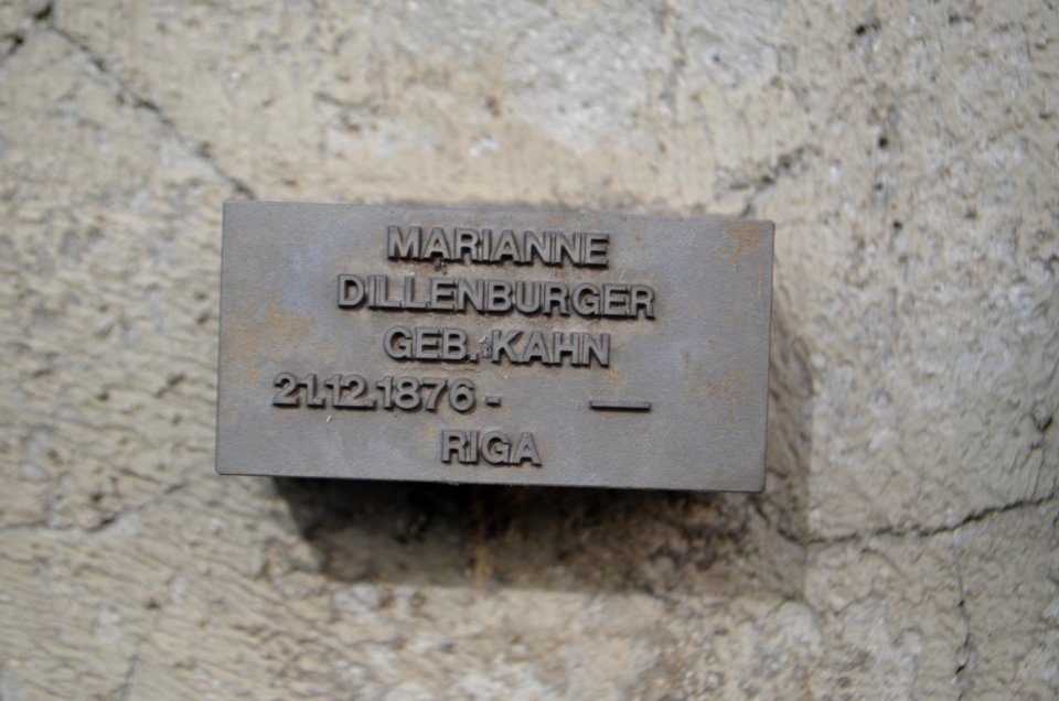 Frankfurt, Jewish cemetery Battonnstraße, memorial stone in sign frieze, Marianne Dillenburger