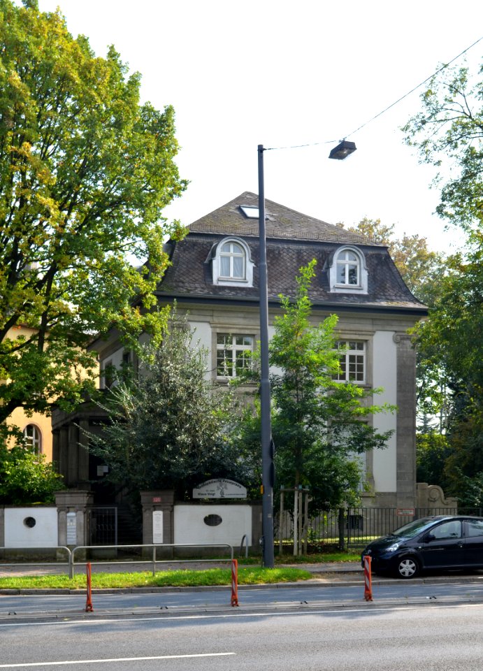 Frankfurt, Kennedyallee 125