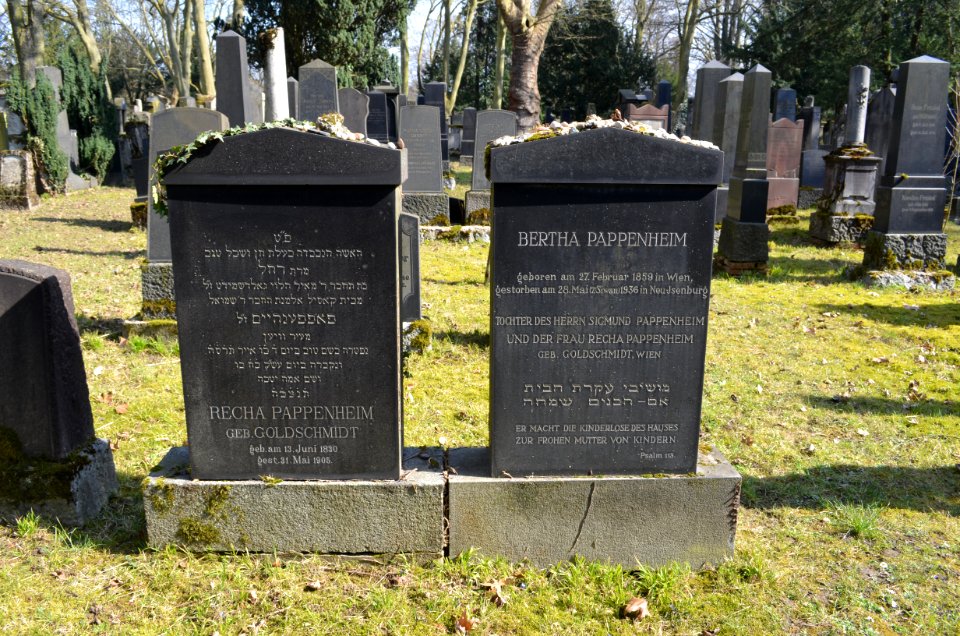 Frankfurt, Jüdischer Friedhof Rat Beil Straße, Grab Bertha Pappenheim