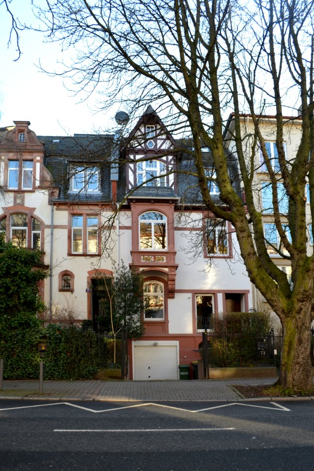 Frankfurt, Holzhausenstraße 73