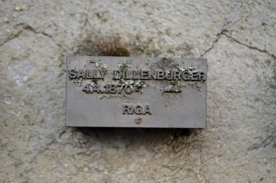 Frankfurt, Jewish cemetery Battonnstraße, memorial stone in sign frieze, Sally Dillenburger