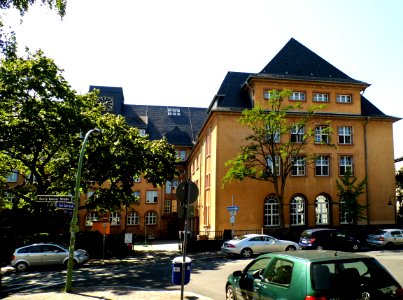 Frankfurt, Max-Beckmann-Schule, Rückseite