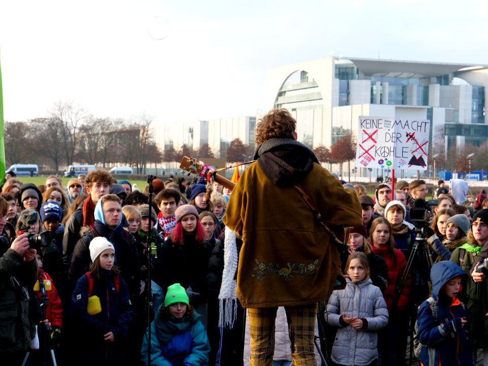 FridaysForFuture protest Berlin 13-12-2019 Platz der Republik 38