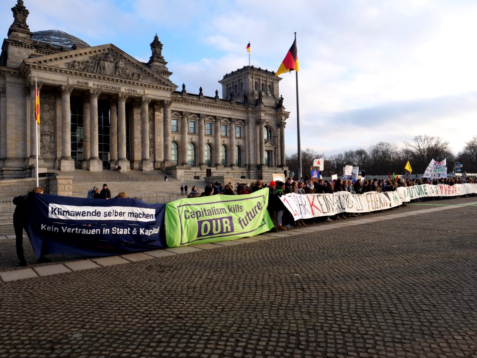 FridaysForFuture protest Berlin 13-12-2019 Platz der Republik 13