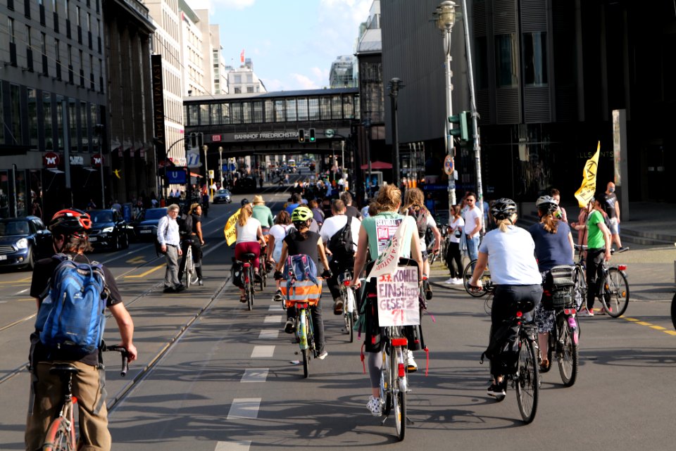 FridaysForFuture protest Berlin 2020-07-02 critical mass 12