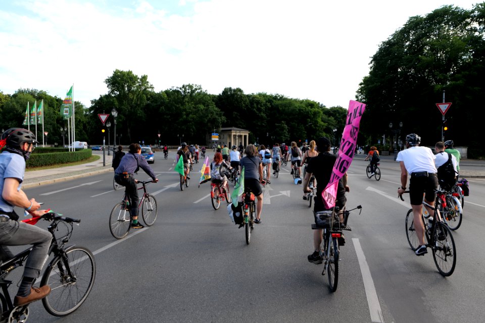 FridaysForFuture protest Berlin 2020-07-02 critical mass 95