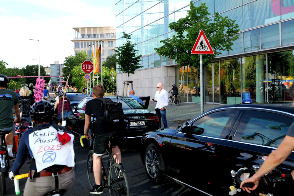 FridaysForFuture protest Berlin 2020-07-02 critical mass 91