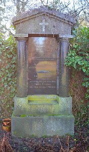 Friedhof Unterliederbach, Grab Pfeiffer 1912