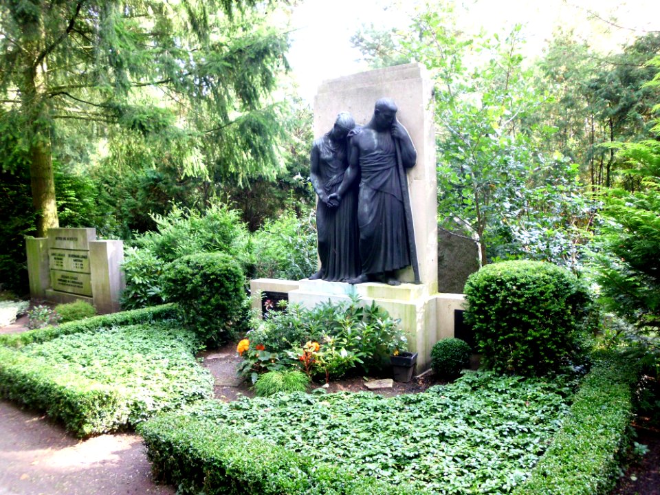 Friedhof grabmal edelmann 2