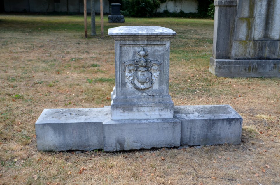 Friedrichshafen, Alter Friedhof, Grab (5)