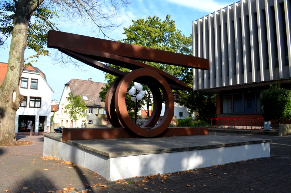 Friedrichsdorf, Skulptur Im Gleichgewicht, Claus Bury