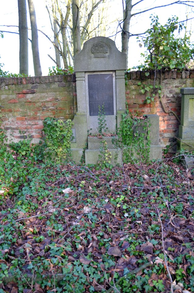 Friedhof Unterliederbach, Grab Ziegler 1919